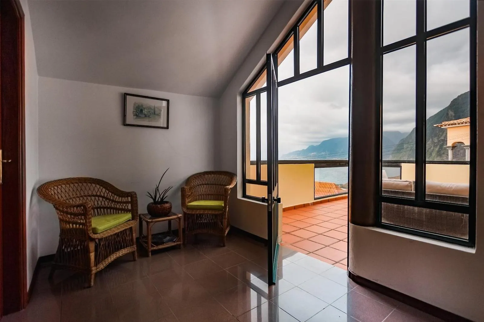 Homestay Solmar - Alojamento Porto Moniz